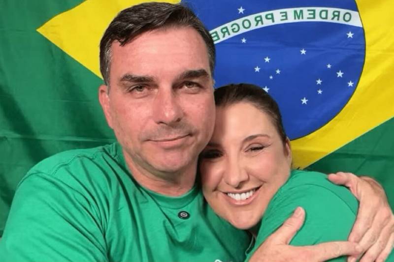 flavio bolsonaro e daniella marques