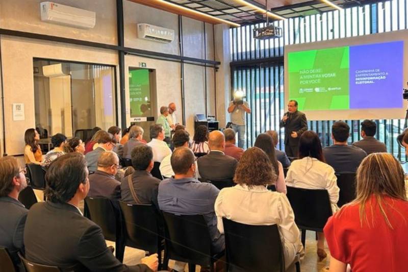 lanca campanha desinformacao 170826