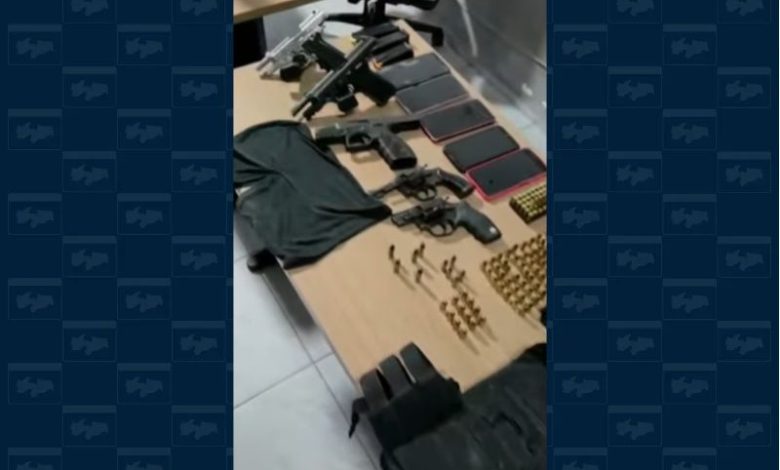 Oito suspeitos são presos com armas, munições e coletes balísticos em Campina Grande 1 apreensao cg 251026