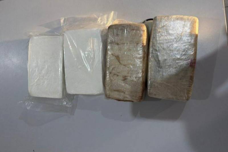 Mulher é presa com cerca de 4 kg de cocaína em ônibus abordado na BR-230, em Santa Rita 20 apreensao onibus 161026