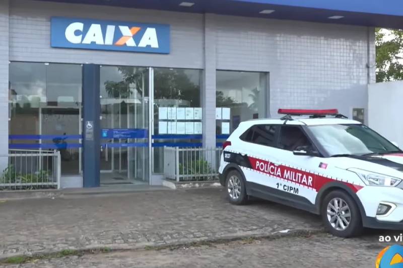 Agência da Caixa é arrombada durante a madrugada no Conde 6 arromba caixa conde 061026
