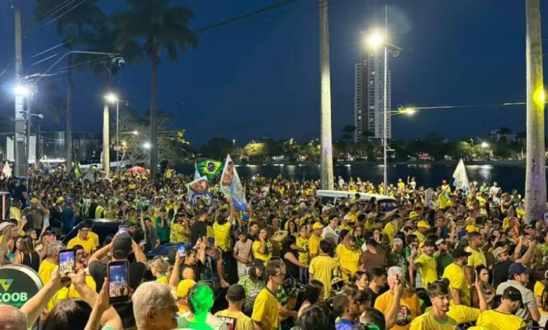 Ato em apoio a Flávio Bolsonaro reúne apoiadores em Campina Grande 1 ato pro flavio cg 181026