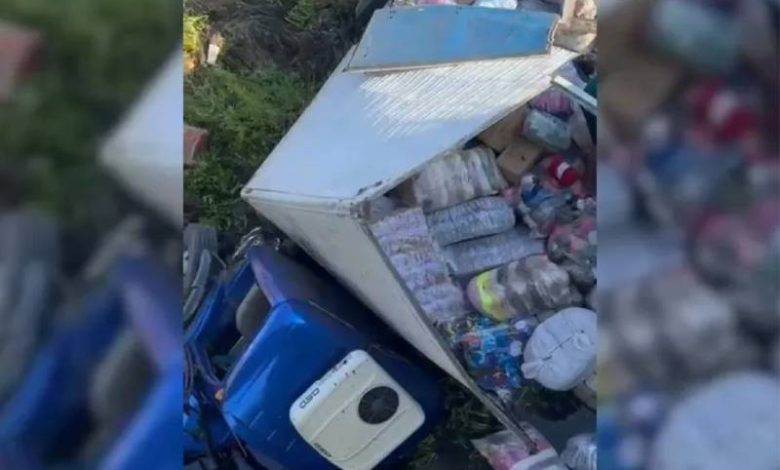 Colisão em ponte estreita faz caminhão cair em ribanceira no Sertão da Paraíba 1 caminhao bau sertao 221026
