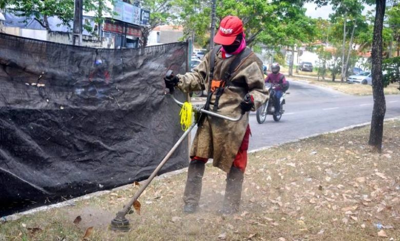 Prefeitura de João Pessoa lança terceira fase da Operação Cidade Bem Cuidada nesta sexta-feira (23) 1 capinagem