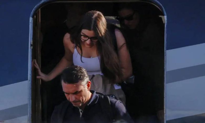 Aeronave com Flávio Bolsonaro e família pousa nos Estados Unidos 1 chegada flavio eua 281026