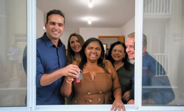 Lucas Ribeiro entrega apartamentos e assegura moradia digna a famílias de Patos 1 entrega apartamentos patos 081026