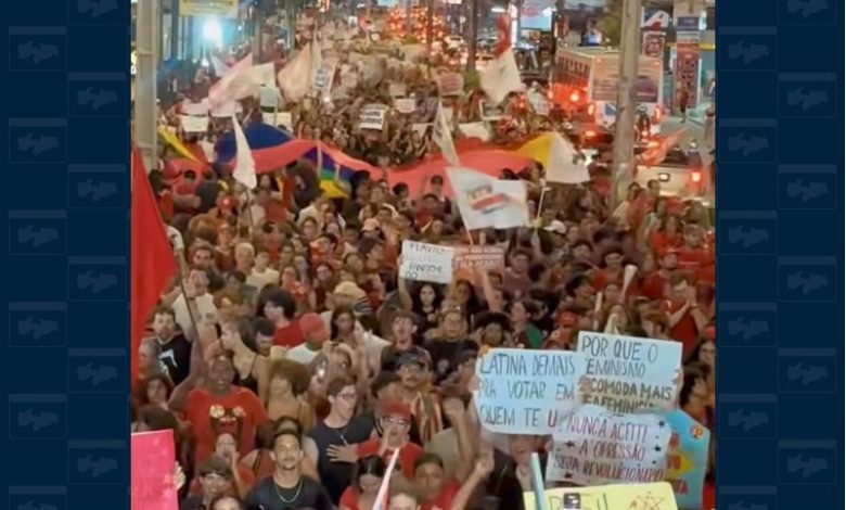 Estudantes realizam caminhada em apoio à reeleição de Lula em João Pessoa 1 estudantes jpa 081026