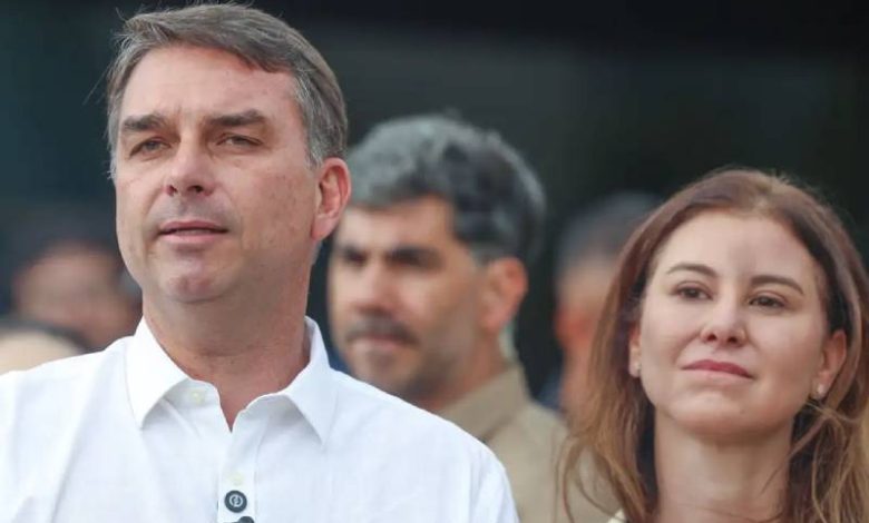 Flávio Bolsonaro participa de missa na Catedral de Brasília 1 flavio bolsonaro e esposa 121026