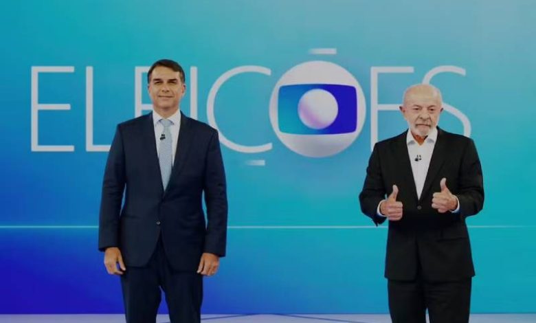 Debate da Globo: Lula e Flávio Bolsonaro discutem dívidas dos brasileiros, salário mínimo e SUS e trocam ofensas e ataques com "nove dedos" e "miliciano" 1 flavio e lula debate globo 231026