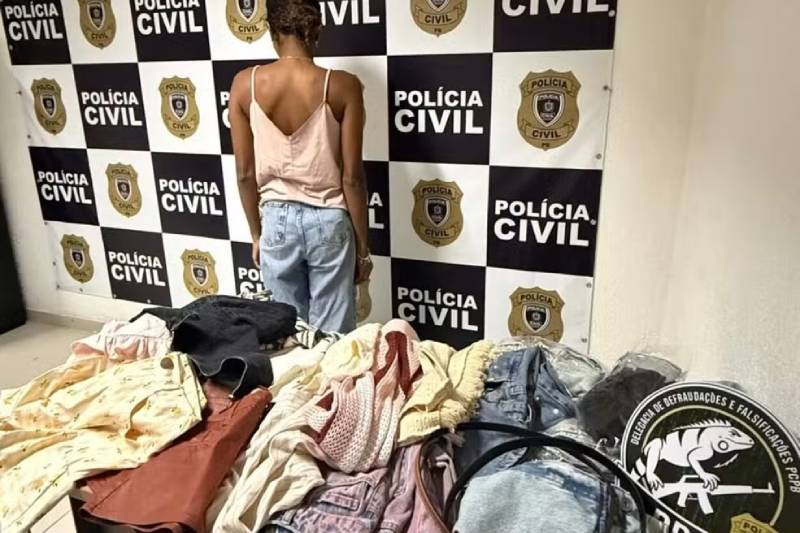 golpista presa roupas 151026