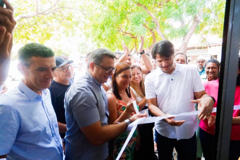 Leo Bezerra entrega Mercado do Valentina com estrutura completa e áreas de convivência para a população 46 inaugura mercado valentina 231026