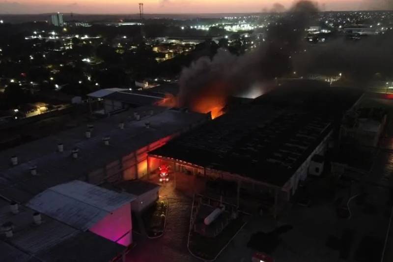 Incêndio atinge fábrica de panificação e parte de distribuidora no Distrito Industrial de João Pessoa 3 incendio dist ind 221026