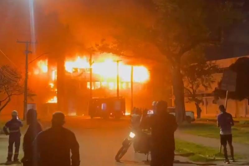 MEC irá pedir investigação de ameaças a universidades em redes sociais 88 incendio ufpe