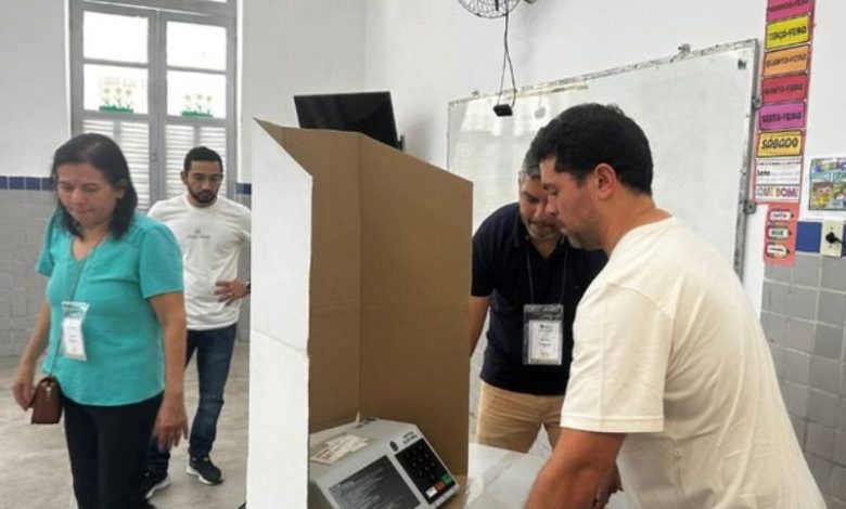 Instalação das urnas eletrônicas nos locais de votação da PB encerra neste sábado (3) 1 instala urna eletronica
