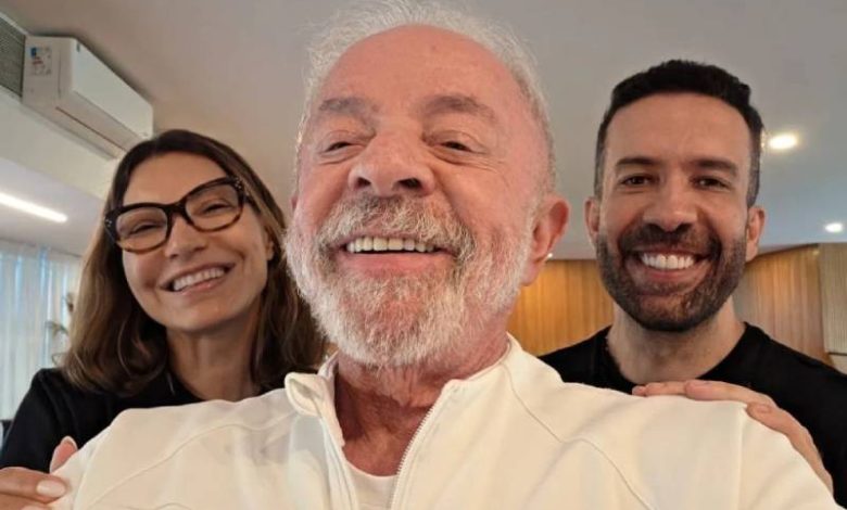 Lula anuncia que fará pronunciamento à nação e exalta o "Exército de Lula" 1 janja lula e janones