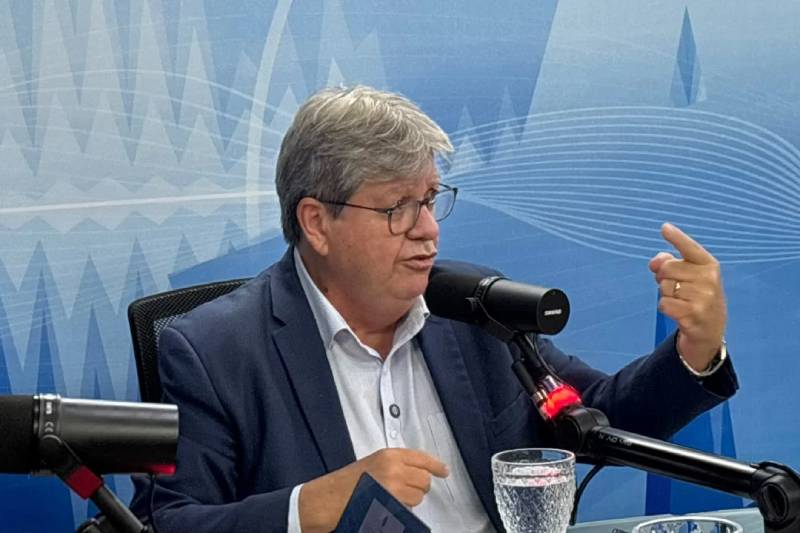 joao azevedo arapuan fm 191026