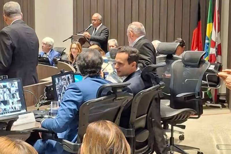 lucas ribeiro e leo bezerra 151026