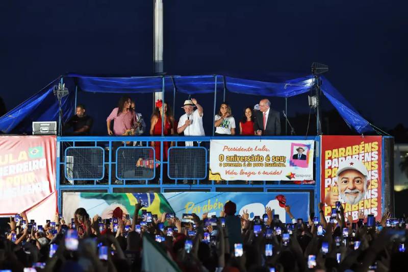 lula aniversario 1 271026