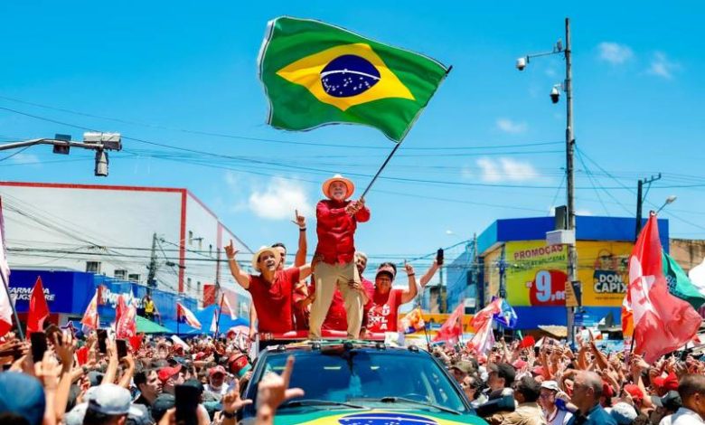 Lula questiona promessa de 'tesouraço' de R$ 250 bi de Flávio: "De onde?" 1 lula em natal 101026