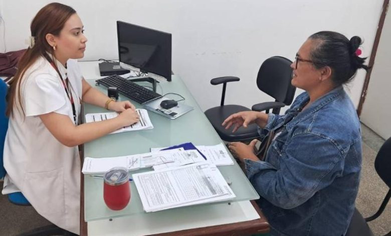 Prefeitura de João Pessoa inicia atendimento a pacientes com dor crônica na coluna 1 medica e paciente