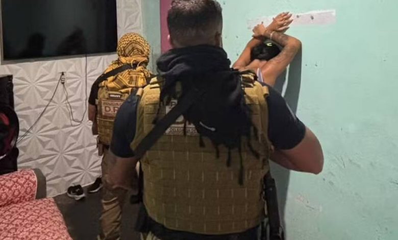 operacao cadeia de comando 161026