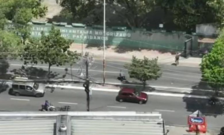 Suposto motoboy de drogas é preso após tentar fugir de abordagem em João Pessoa 1 prisao cruz armas 151026