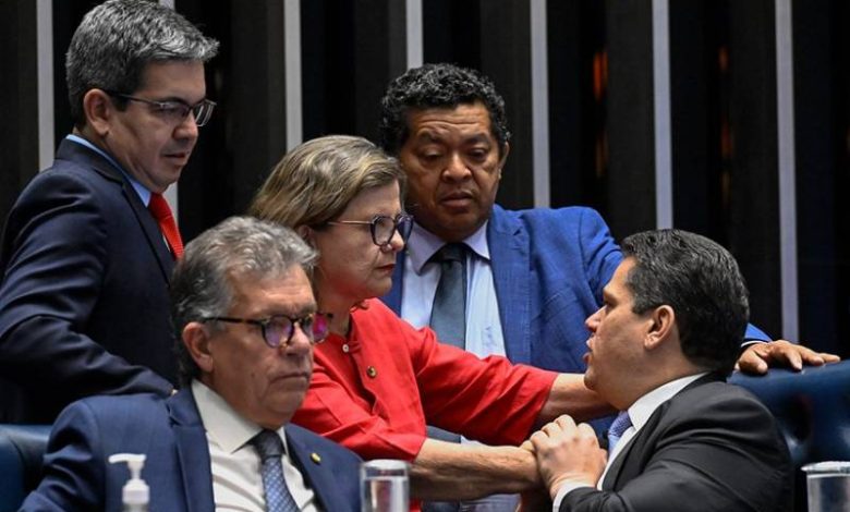 Senado aprova PEC do fim da escala 6x1 a onze dias da eleição 1 senado aprova fim 6x1 141026