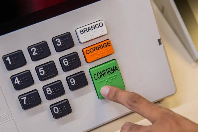 TRE-PB registra troca de 58 urnas e 15 prisões na Paraíba até as 15h 18 urna eletronica