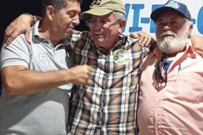 Cida diz que Lucas deve decidir sobre secretário que declarou apoio a Flávio 4 vital costa adesivo bolsonaro