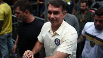 Flávio Bolsonaro vota no Rio e diz que "chegou a hora da mudança" 2 voto flavio bolsonaro 251026